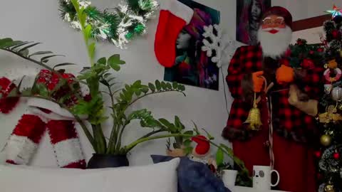 Snapshot of noha_miler chatting on December 14, 11:34 pm kevin online show from December 14, 11:34 pm