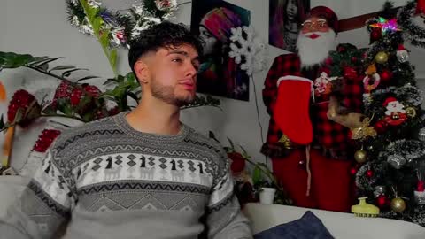 Snapshot of noha_miler chatting on December 20, 10:43 pm kevin online show from December 20, 10:43 pm