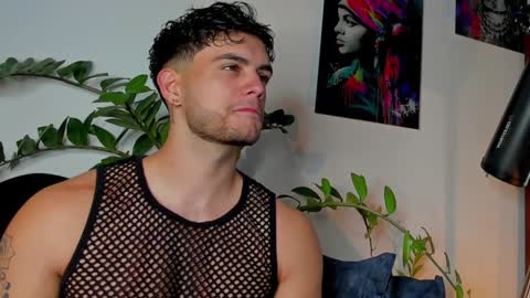 Snapshot of noha_miler chatting on January 18, 12:13 am kevin online show from January 18, 12:13 am