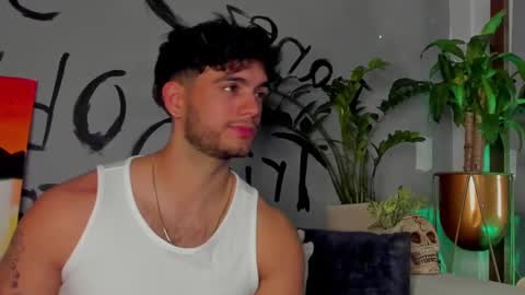 Snapshot of noha_miler chatting on February 24, 4:16 am kevin online show from February 24, 4:16 am