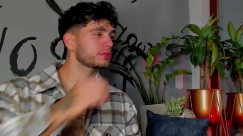 Snapshot of noha_miler chatting on March 3, 1:42 am kevin online show from March 3, 1:42 am