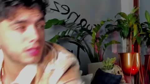 Snapshot of noha_miler chatting on March 4, 1:01 am kevin online show from March 4, 1:01 am