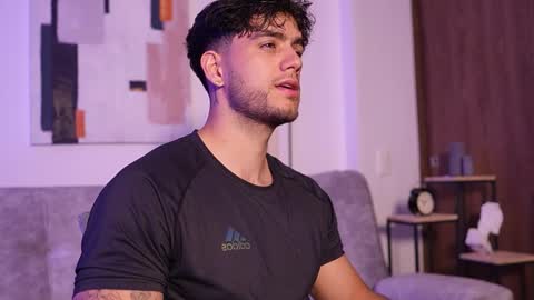 Snapshot of noha_miler chatting on March 6, 9:42 pm kevin online show from March 6, 9:42 pm