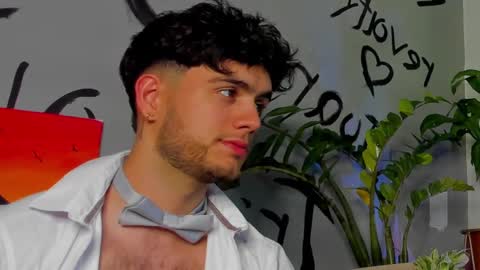 Snapshot of noha_miler chatting on March 12, 1:14 am kevin online show from March 12, 1:14 am