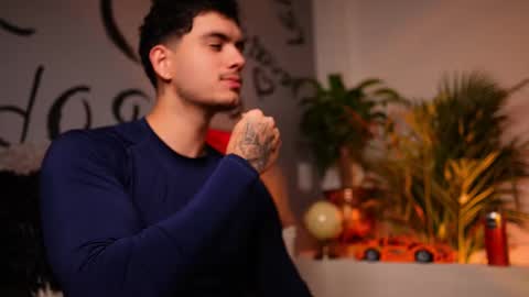 Snapshot of noha_miler chatting on September 18, 11:18 pm kevin online show from September 18, 11:18 pm