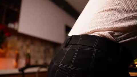 Snapshot of noha_miler chatting on September 21, 12:01 am kevin online show from September 21, 12:01 am