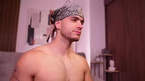 Snapshot of noha_miler chatting on October 6, 8:28 pm kevin online show from October 6, 8:28 pm