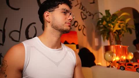 Snapshot of noha_miler chatting on October 14, 9:48 pm kevin online show from October 14, 9:48 pm