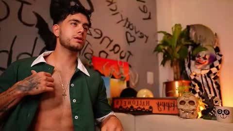 Snapshot of noha_miler chatting on October 30, 12:01 am kevin online show from October 30, 12:01 am