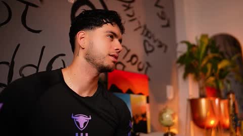 Snapshot of noha_miler chatting on November 5, 12:10 am kevin online show from November 5, 12:10 am