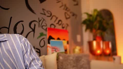 Snapshot of noha_miler chatting on November 21, 11:58 pm kevin online show from November 21, 11:58 pm