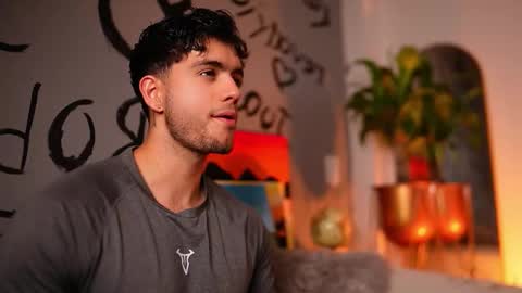 Snapshot of noha_miler chatting on November 29, 3:09 am kevin online show from November 29, 3:09 am