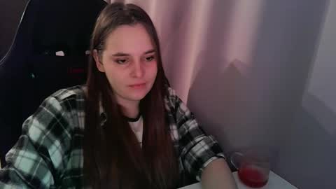 Snapshot of noir_ember_ chatting on October 24, 1:40 pm noir_ember_ online show from October 24, 1:40 pm