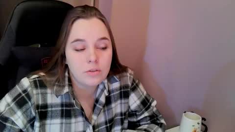 Snapshot of noir_ember_ chatting on November 28, 12:41 pm noir_ember_ online show from November 28, 12:41 pm