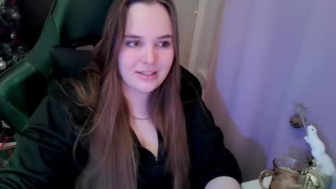 noir_ember_ online show from January 16, 2:43 pm