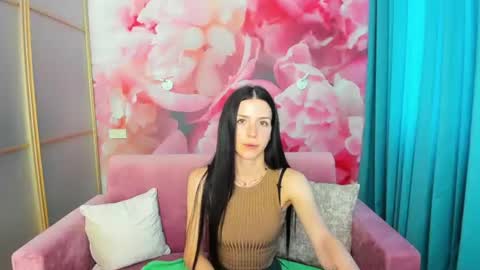 NoirDiva online show from June 26, 6:51 am