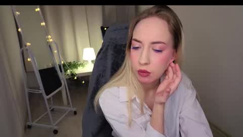 Isabelle online show from February 20, 10:32 pm