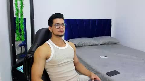 Snapshot of nolan_joness chatting on November 21, 1:54 pm Im Nolan online show from November 21, 1:54 pm