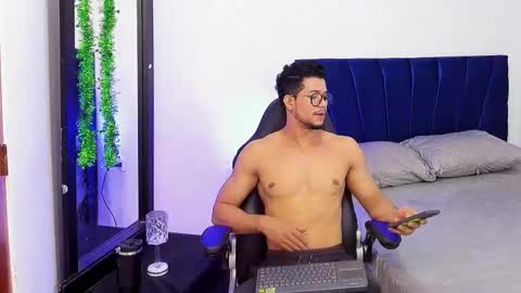 Snapshot of nolan_joness chatting on November 22, 2:38 pm Im Nolan online show from November 22, 2:38 pm