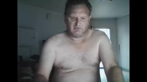 Snapshot of nollie244 chatting on February 1, 4:14 am Nollie online show from February 1, 4:14 am