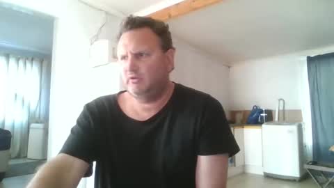 Snapshot of nollie244 chatting on October 25, 5:59 am Nollie online show from October 25, 5:59 am