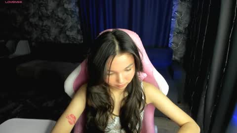Snapshot of nomibean chatting on April 15, 7:21 pm nomi online show from April 15, 7:21 pm