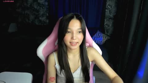 Snapshot of nomibean chatting on April 18, 7:18 pm nomi online show from April 18, 7:18 pm