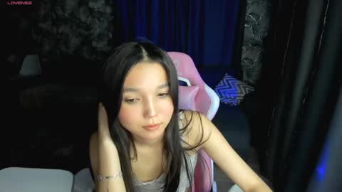 Snapshot of nomibean chatting on April 18, 7:58 pm nomi online show from April 18, 7:58 pm