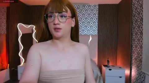 Snapshot of nooah_tay chatting on April 4, 7:00 pm nooah_tay online show from April 4, 7:00 pm
