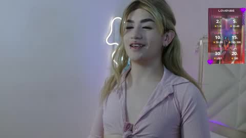 Snapshot of nooah_tay chatting on April 13, 3:01 am nooah_tay online show from April 13, 3:01 am