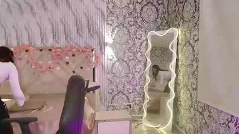 Snapshot of nooah_tay chatting on April 22, 6:53 pm nooah_tay online show from April 22, 6:53 pm