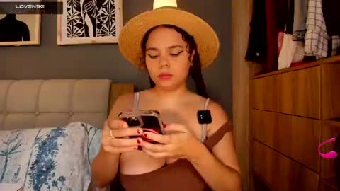 Snapshot of noor_bloom chatting on June 10, 1:43 pm Soy Ash online show from June 10, 1:43 pm