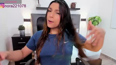 Snapshot of nora22xx chatting on March 1, 3:10 am Nora online show from March 1, 3:10 am