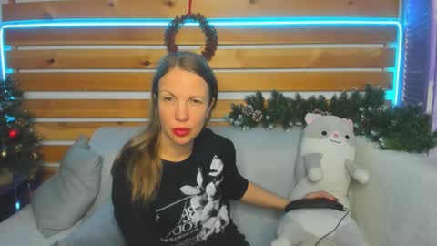 Nora online show from December 7, 12:52 am