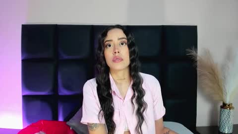 Snapshot of nora_dasilva chatting on October 18, 12:35 am Nora Da Silva online show from October 18, 12:35 am