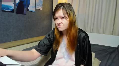 Snapshot of nora_lovvv chatting on November 11, 10:04 am Nora online show from November 11, 10:04 am