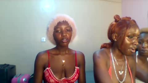 Snapshot of norababy20 chatting on June 27, 6:51 am Norababy20 online show from June 27, 6:51 am