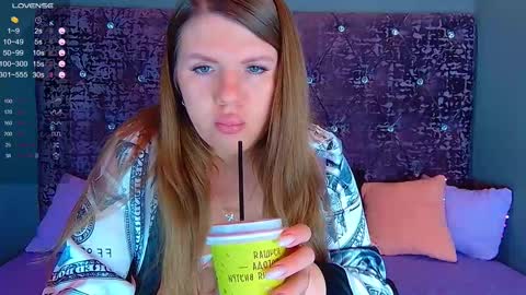 Snapshot of norabigas chatting on February 10, 2:19 am Nora online show from February 10, 2:19 am