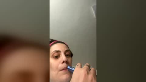 norablues online show from June 17, 4:48 am