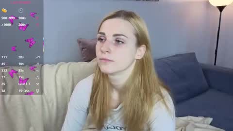 Snapshot of noradunn chatting on September 20, 10:27 am Elina online show from September 20, 10:27 am