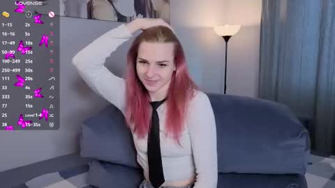 Snapshot of noradunn chatting on October 15, 10:15 am Elina online show from October 15, 10:15 am