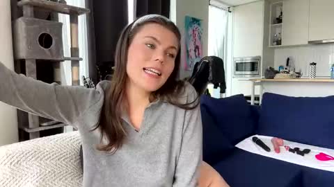 Nordic Belle online show from May 22, 2:33 pm