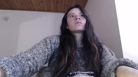 noreen_ online show from December 18, 2:23 pm