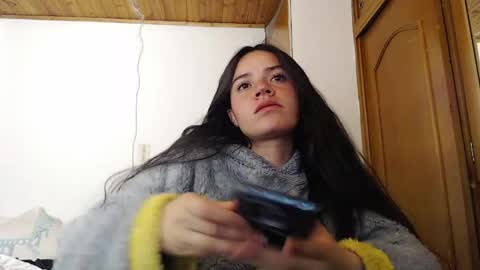 Snapshot of noreen_ chatting on May 11, 2:39 am noreen_ online show from May 11, 2:39 am