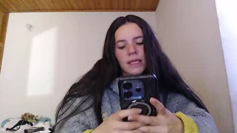 Snapshot of noreen_ chatting on May 21, 9:00 pm noreen_ online show from May 21, 9:00 pm