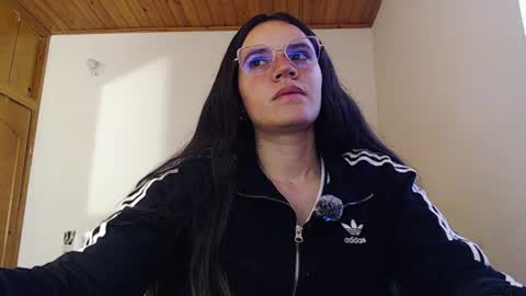 Snapshot of noreen_ chatting on June 3, 3:39 pm noreen_ online show from June 3, 3:39 pm