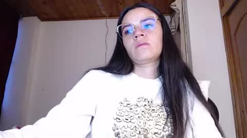 noreen_ online show from July 27, 11:23 pm
