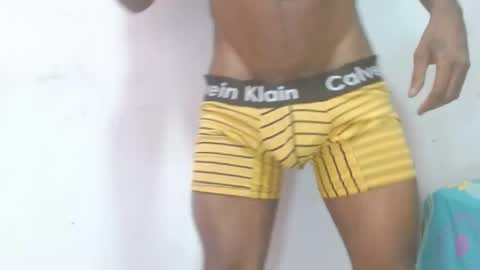 Snapshot of noreno9159 chatting on December 19, 7:21 pm noreno9159 online show from December 19, 7:21 pm