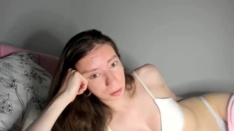 Snapshot of nortar9766 chatting on December 15, 1:24 am Emily snow online show from December 15, 1:24 am
