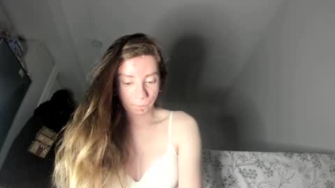 Snapshot of nortar9766 chatting on February 14, 5:19 am Emily snow online show from February 14, 5:19 am